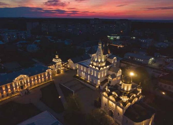 Архитектурное освещение Введенского Владычного женского монастыря в Серпухове
